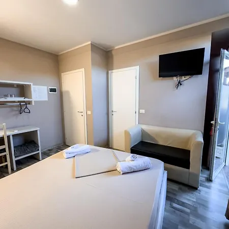 Budget Hotel *