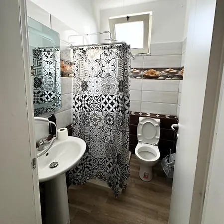 Budget Hotel *